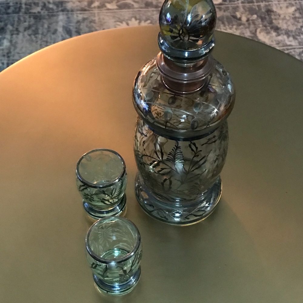 ITALIAN ARGENTO 925/1000 SILVER & GLASS DECANTER 10” WITH 2 GLASSES.